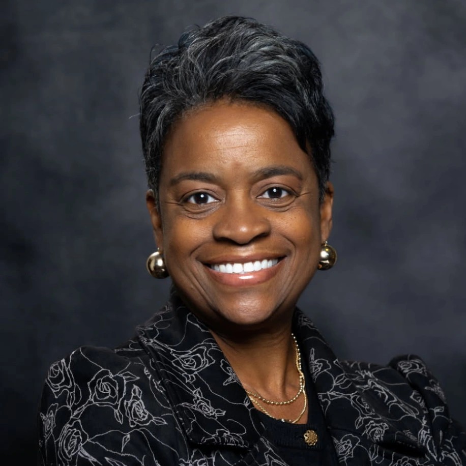 Professional picture of Ms. Darlene